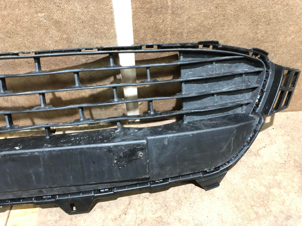 Решетка переднего бампера Kia Rio 4 (FB) 17-20 Б/У Оригинал 86561H0000