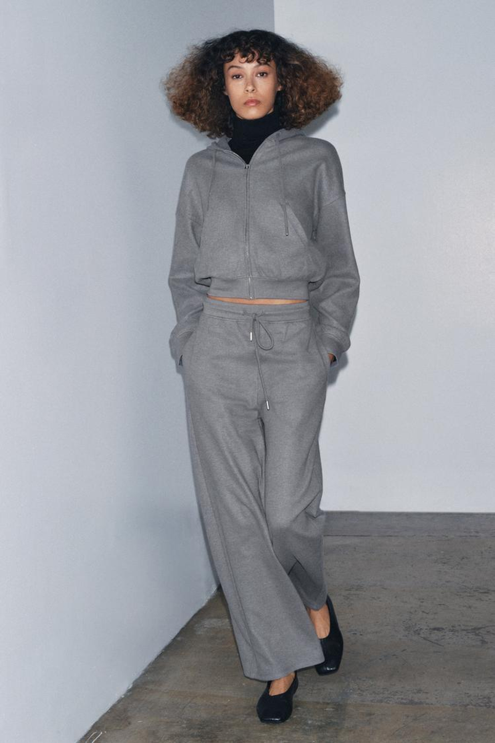 ZARA МЯГКОЕ ХУДИ В РУБЧИК, МЯГКИЙ СЕРЫЙ