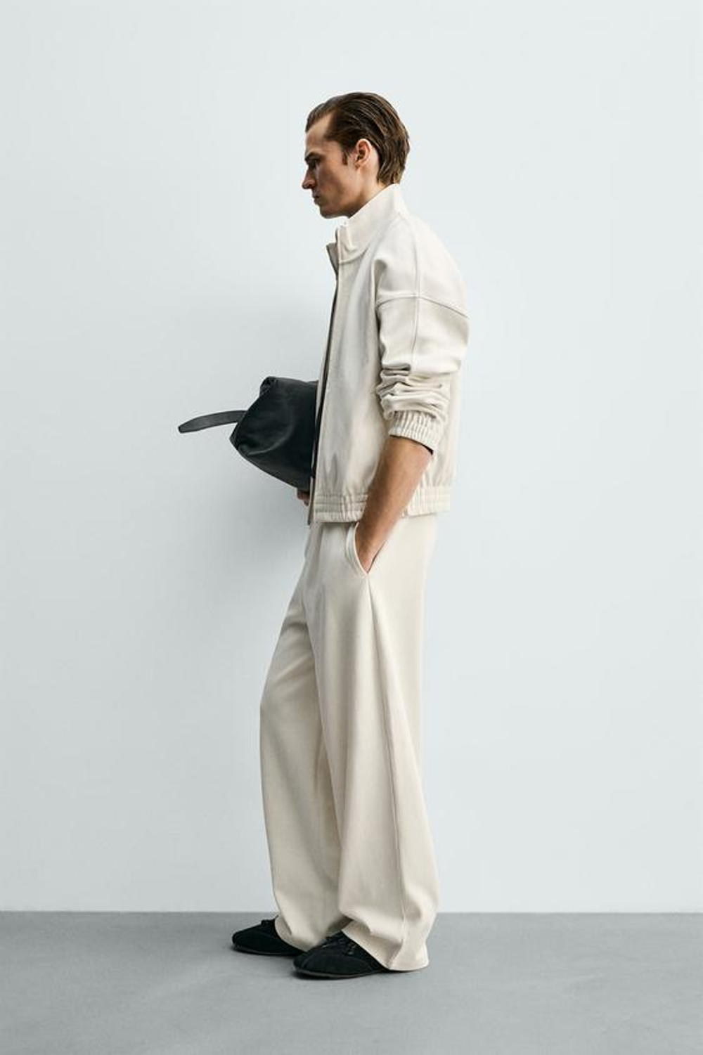 БРЮКИ-ДЖОГГЕРЫ WIDE FIT СО СКЛАДКАМИ, ЭКРЮ