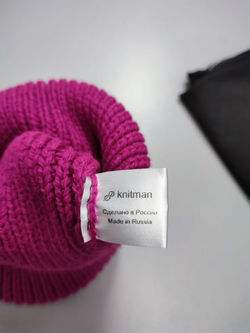Шапка Knitman яркого цвета
