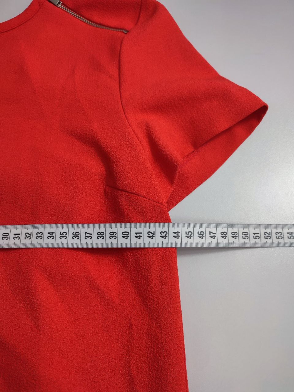 Платье Zara яркое 44 размер