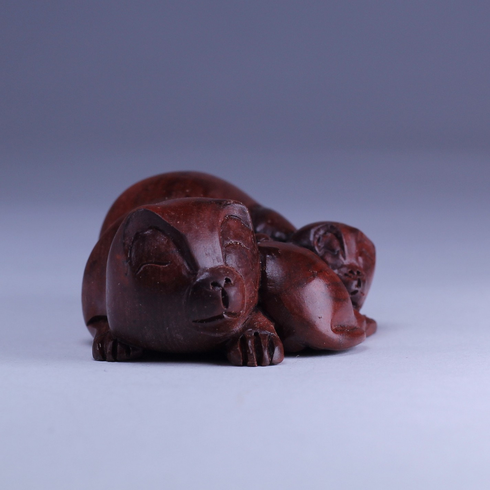 Нэцкэ Кошка и котенок