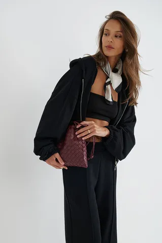 Укороченное худи на молнии черного цвета