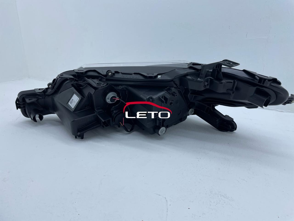 Фара правая 81145-33A20 8114533A20