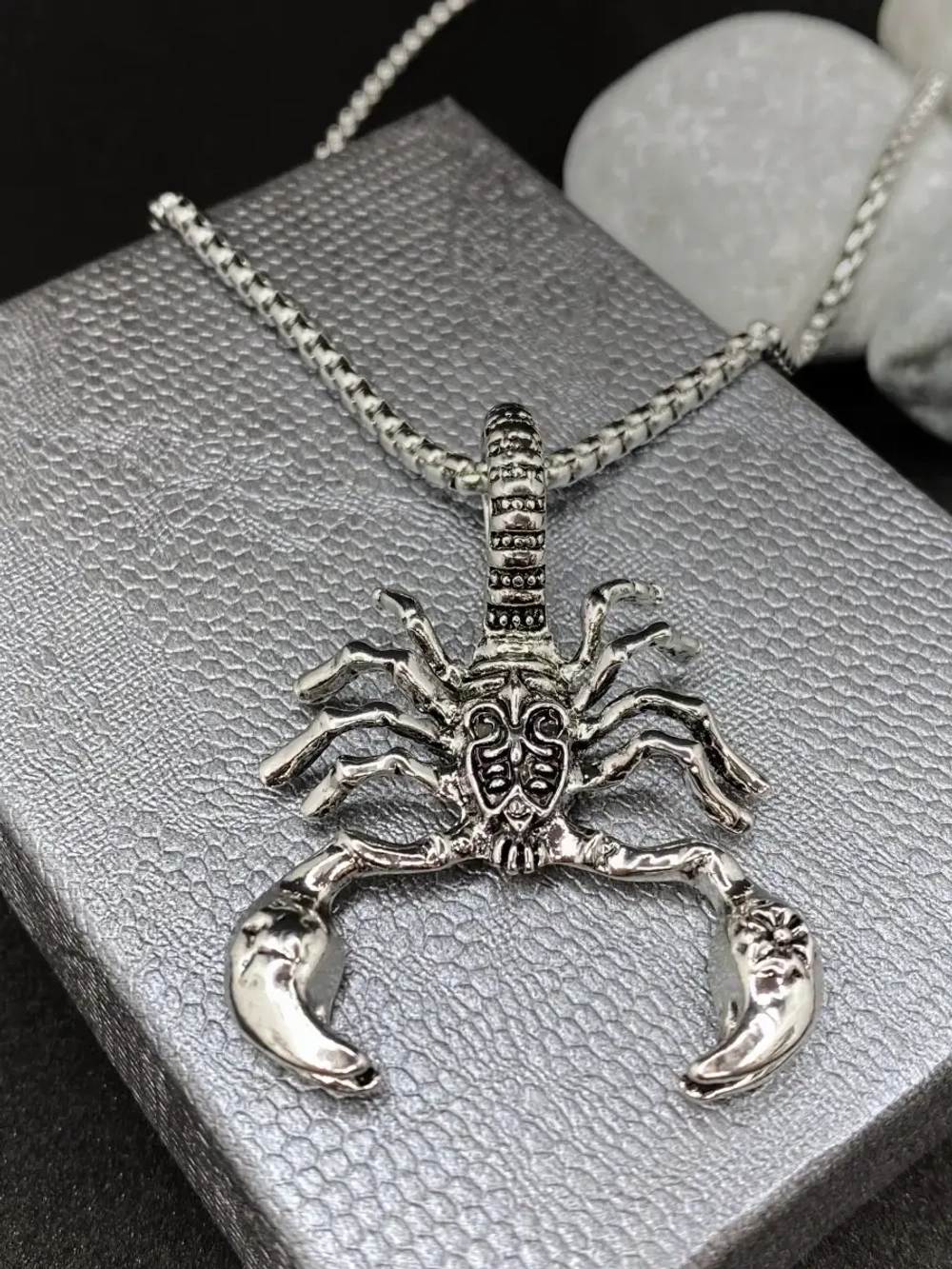 Талисман подвеска Скорпион на длинной цепочке из стали