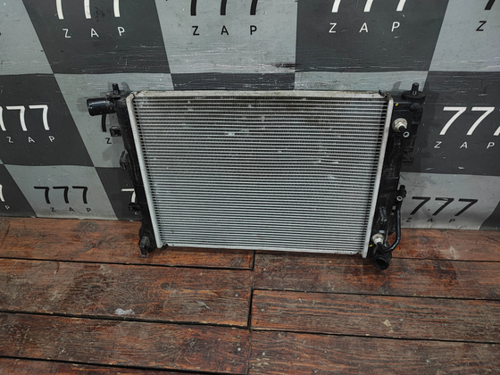 Радиатор двигателя Hyundai Solaris 2 (HCR) 20-нв Б/У Оригинал 25310H5050