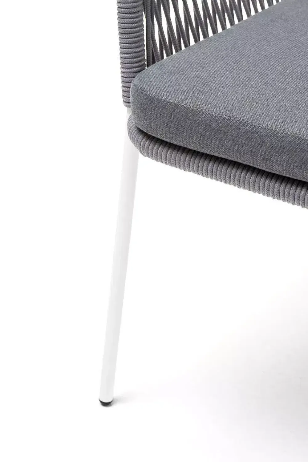 "Лион" стул плетеный из роупа, каркас из стали белый муар, роуп светло-серый круглый, ткань светло-серая