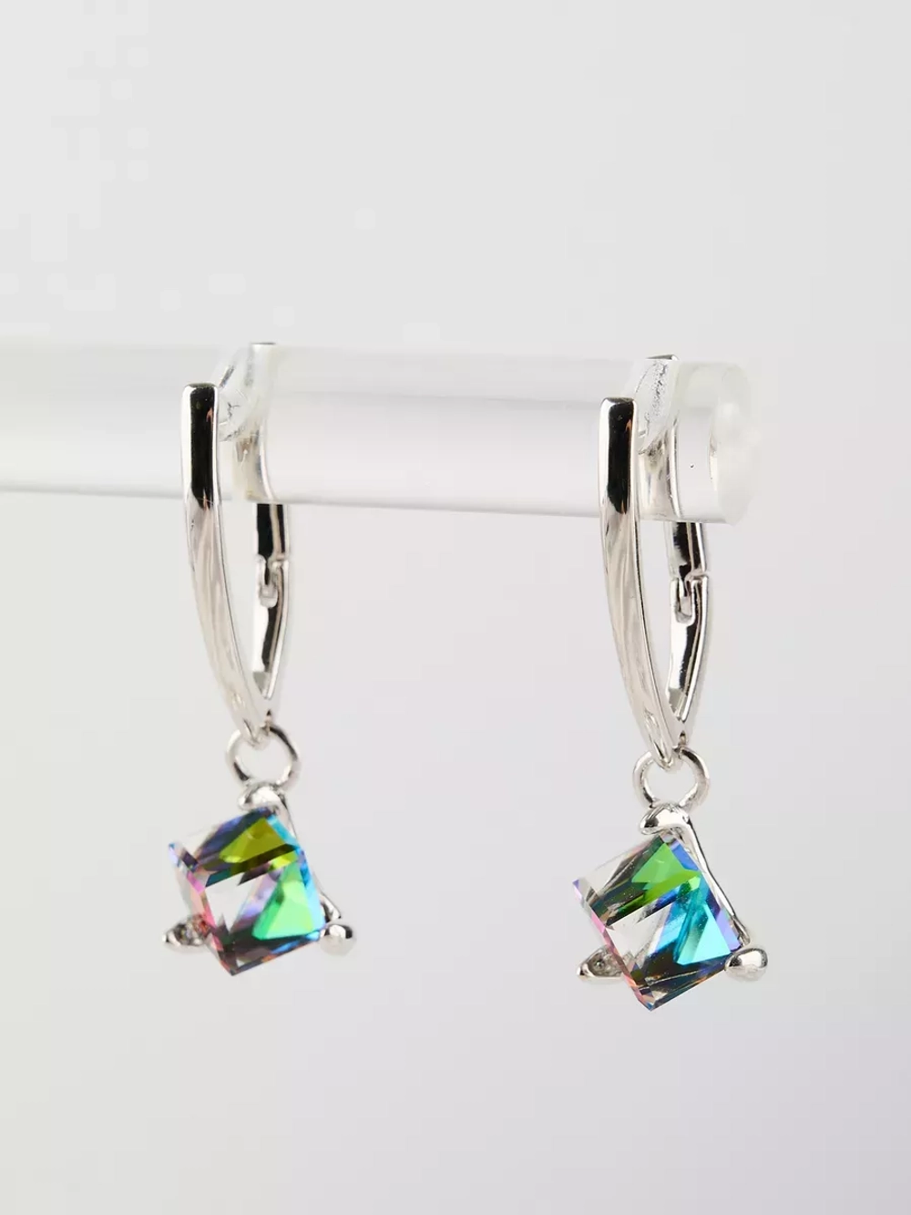 Серьги-подвески Миражи с зеленым кубиком Swarovski