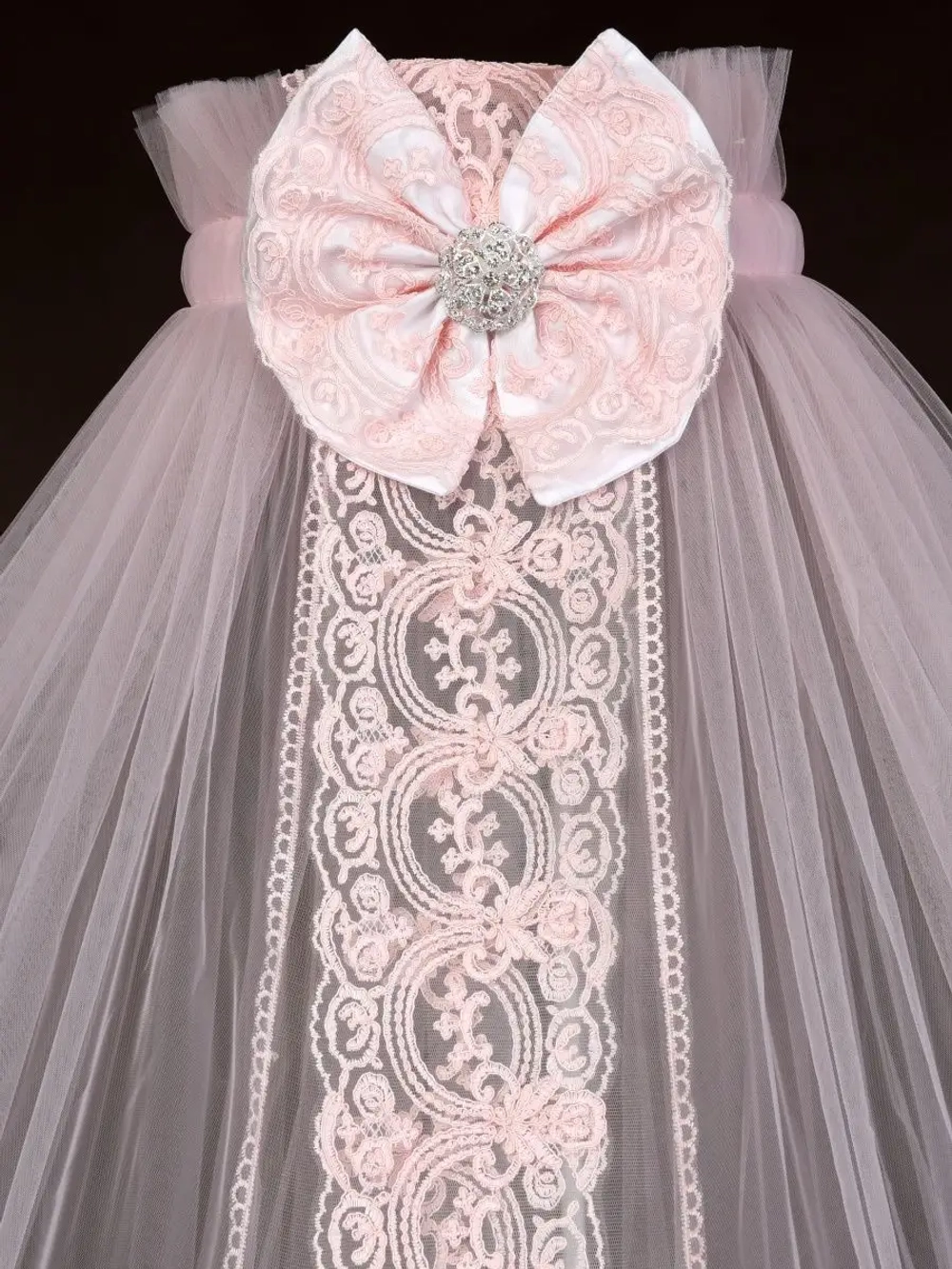 Балдахин с кружевом и брошью "Версаль"