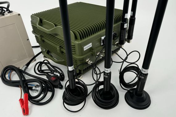Подавитель БПЛА и FPV-дронов Герань-10 автомобильный 500Вт 10 каналов 400-5900 МГц с выносными магнитными антеннами