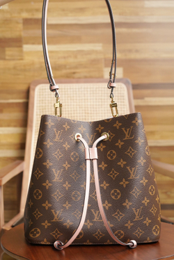 Louis Vuitton NeoNoe MM