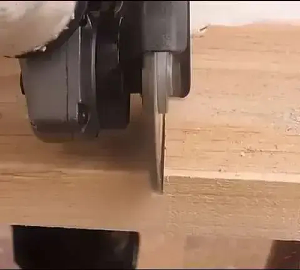 Круг отрезной, Диск пильный по дереву 125x22 / Насадка на болгарку цепная пила / Насадка на УШМ цепная пила