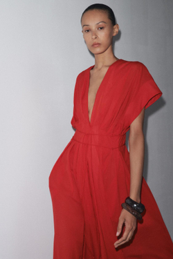 ZARA ПЛАТЬЕ МИДИ С ЗАЩИПАМИ — ZW COLLECTION, КРАСНЫЙ