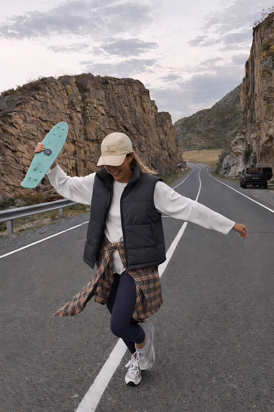 Жилет женский с воротником "HN-16" серый