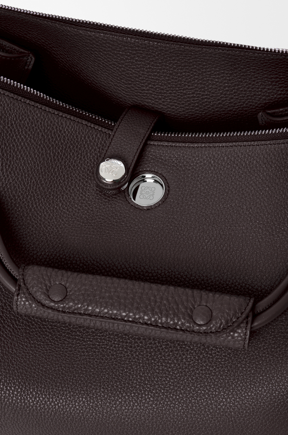 Loewe Большая сумка Madrid из мягкой зернистой телячьей кожи, темно-коричневый