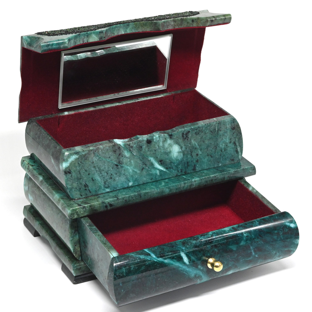 Ларец из змеевика двухярусный, панно "Хозяйка медной горы - Зима" 200*120*130мм