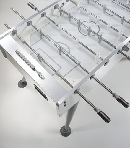 Штанга сквозная на 1 игрока c футболистом красного цвета для футбола "Garlando", диаметр 15,8 мм