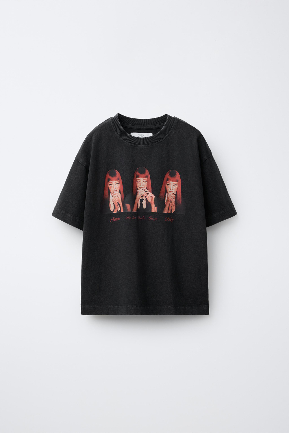ZARA ФУТБОЛКА С ЭФФЕКТОМ ПОТЕРТОСТИ JENNIE RUBY®, АНТРАЦИТОВО-СЕРЫЙ