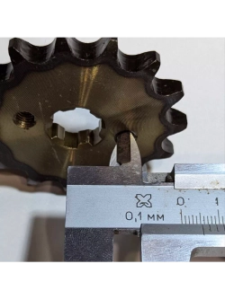 - t Звезда ведущая 428-15 (17 мм, сталь, закаленные зубья)