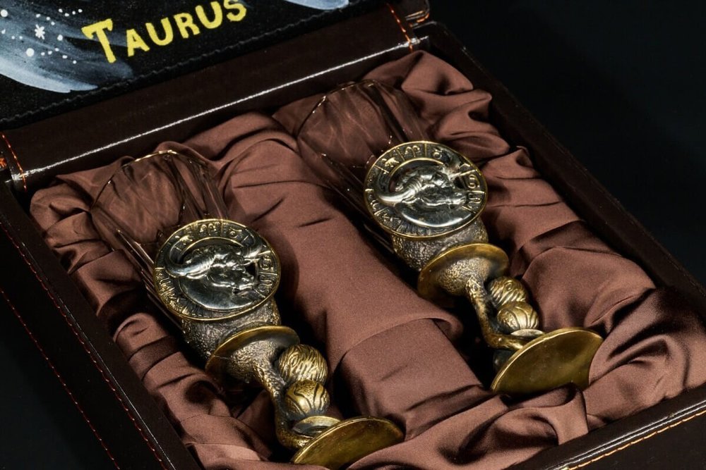 Набор лафитников для водки «Знаки Зодиака Телец» 2 шт. в подарочном футляре c художественным оформлением