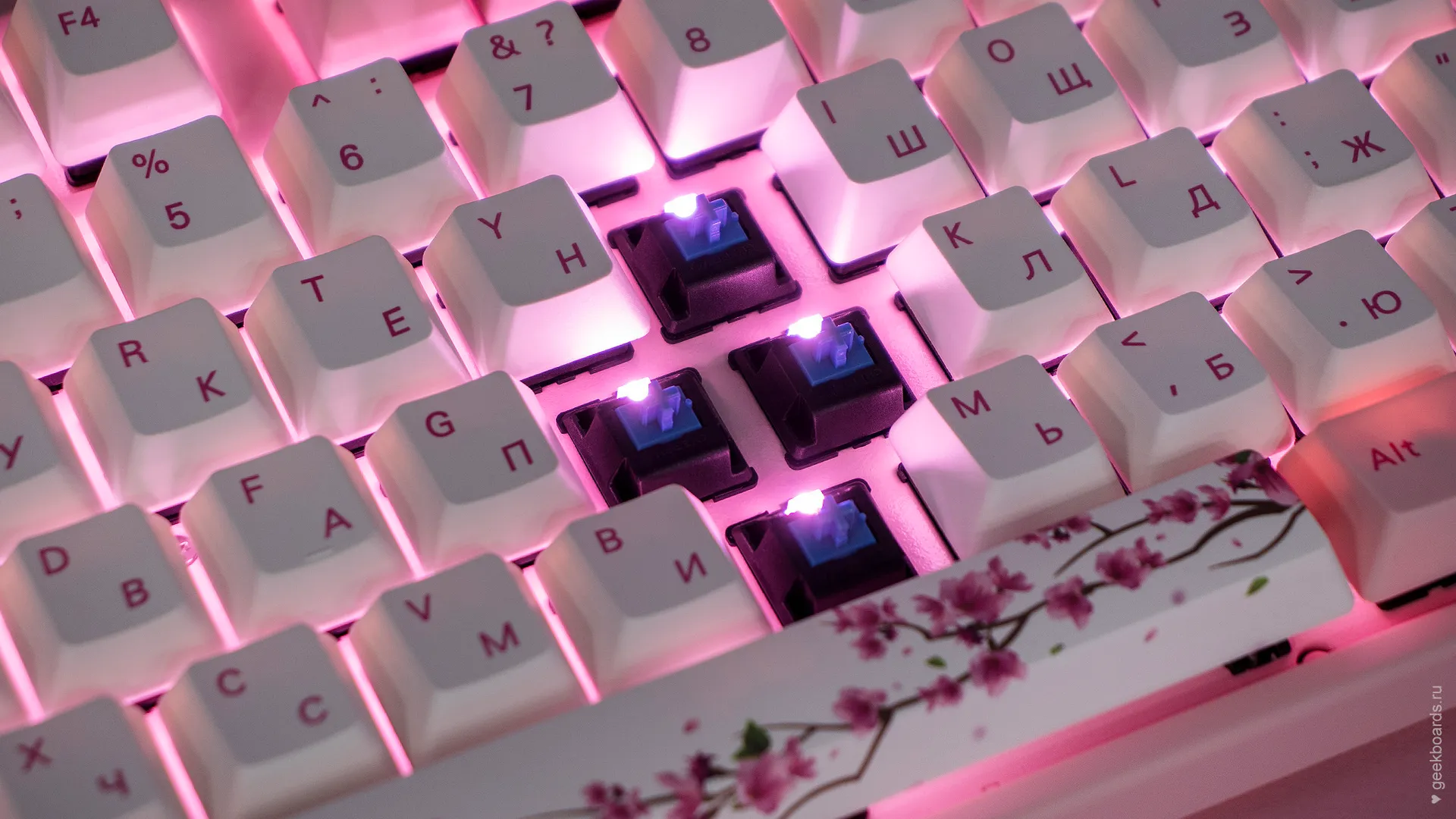 Varmilo Sakura R1 87 — купить на сайте профессиональных клавиатур Geekboards