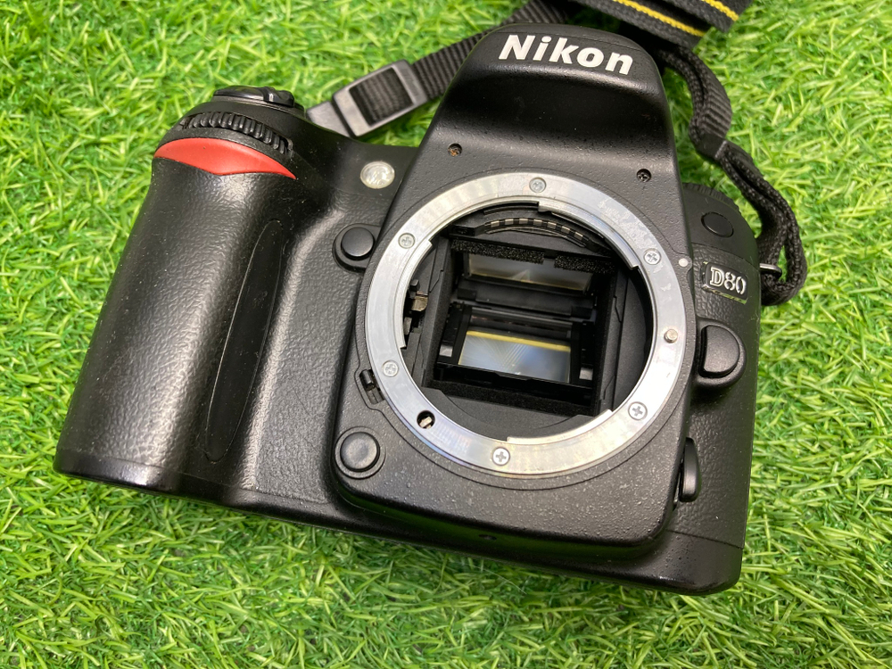 Nikon D80 18.000 кадров