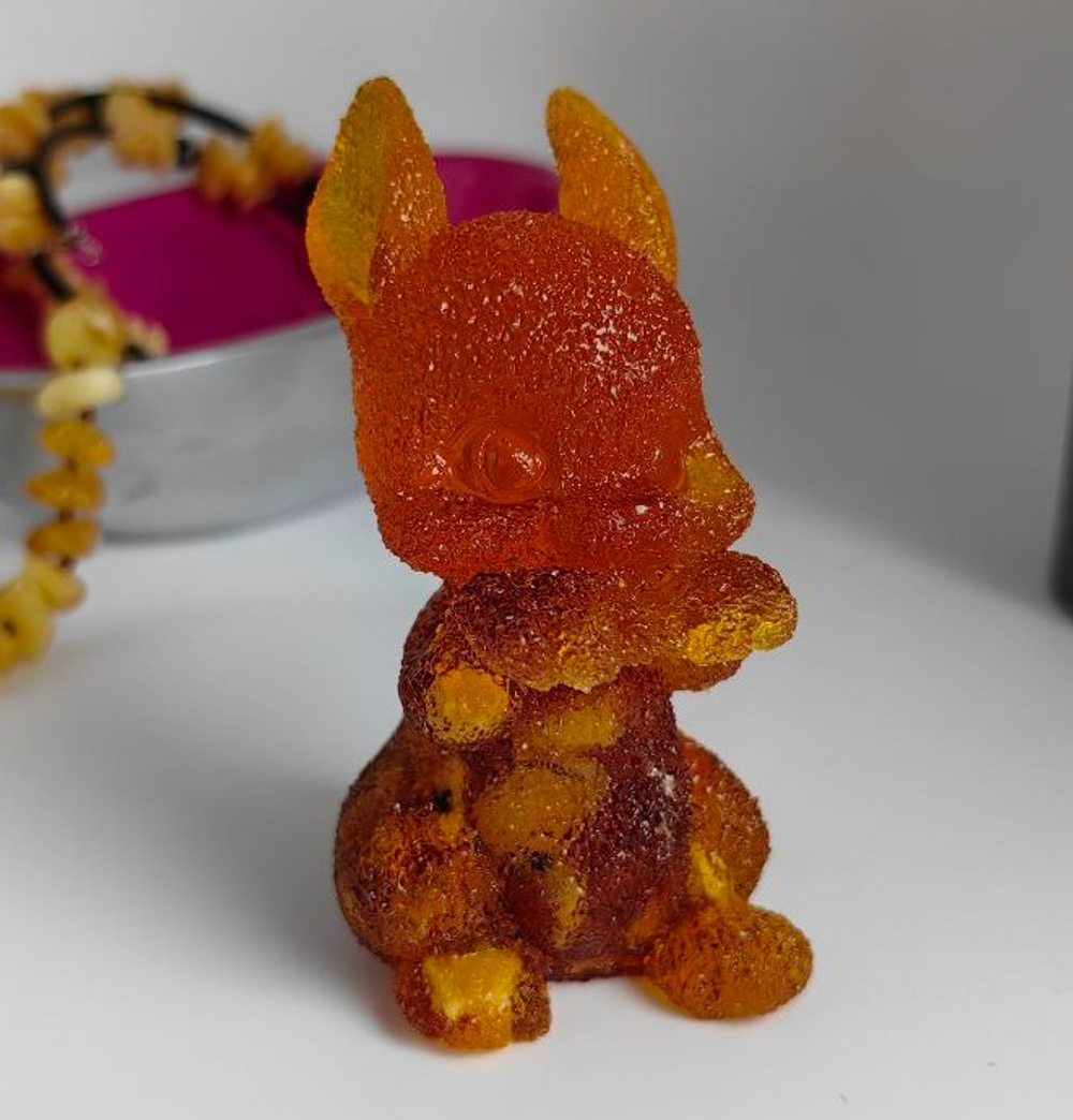 Зайка лапки сложил