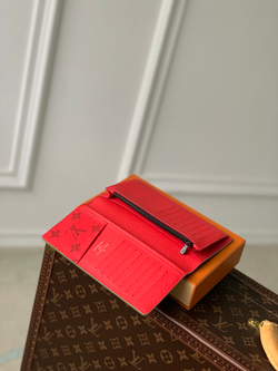 Louis Vuitton Brazza Wallet