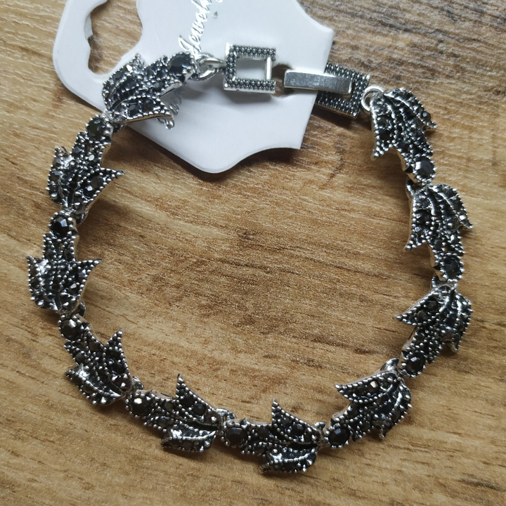 Браслет Венеция лилия стразы графит металл черненый серебристый