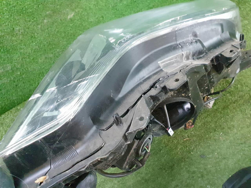 Битая Фара левая Toyota Land Cruiser Prado 150 (2013-2017) LED