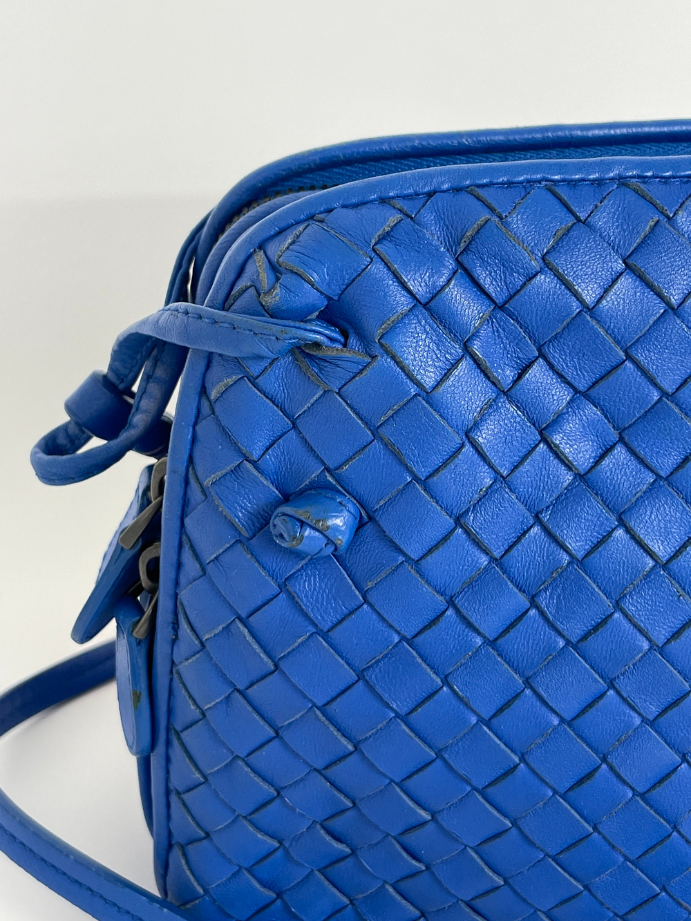 Сумка Bottega Veneta MEDIUM LOOP CAMERA BAG