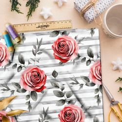 Ткань премиум атлас розы на серых полосках