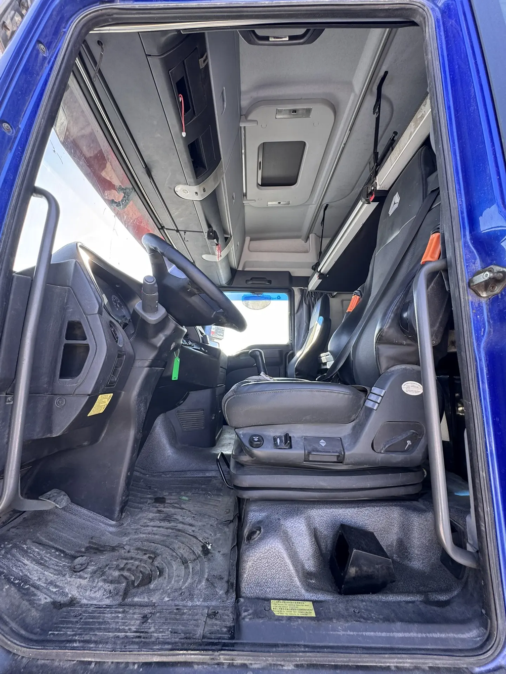 SITRAK C7H 6x4 Седельный тягач ZZ4256V364HE (Дизельный, 12,4 л, 540 л.с., АТ)