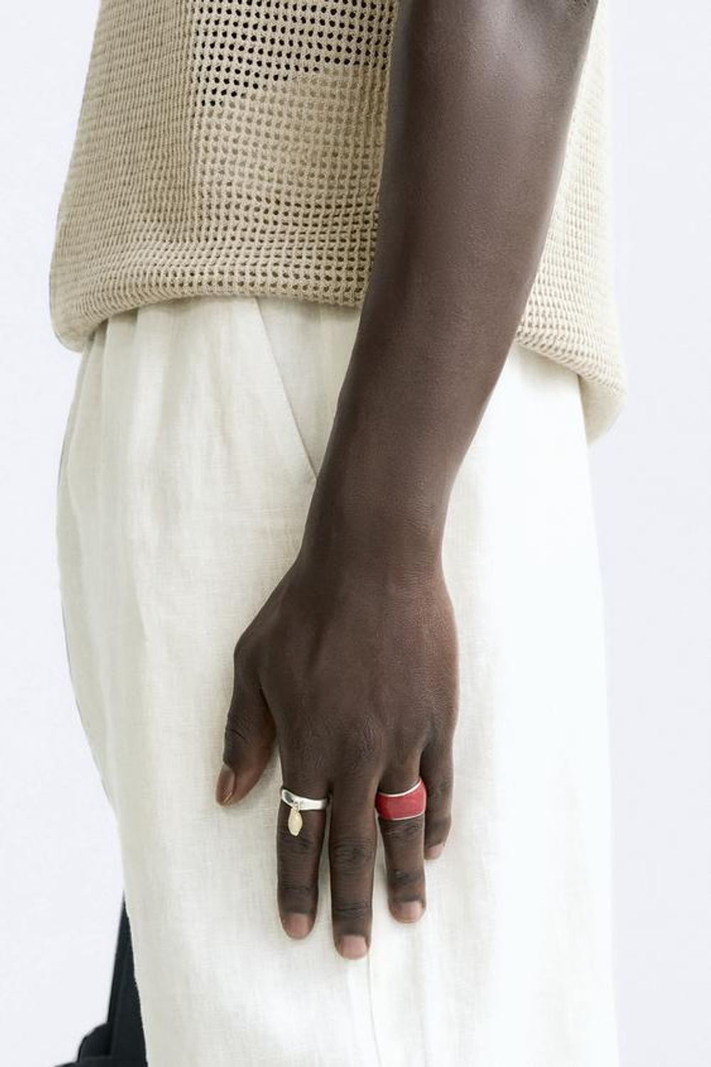 ZARA НАБОР ИЗ ДВУХ КОНТРАСТНЫХ КОЛЕЦ, РАЗНЫЕ