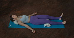 Подушка-полумесяц для медитации Lotus 38*15 см