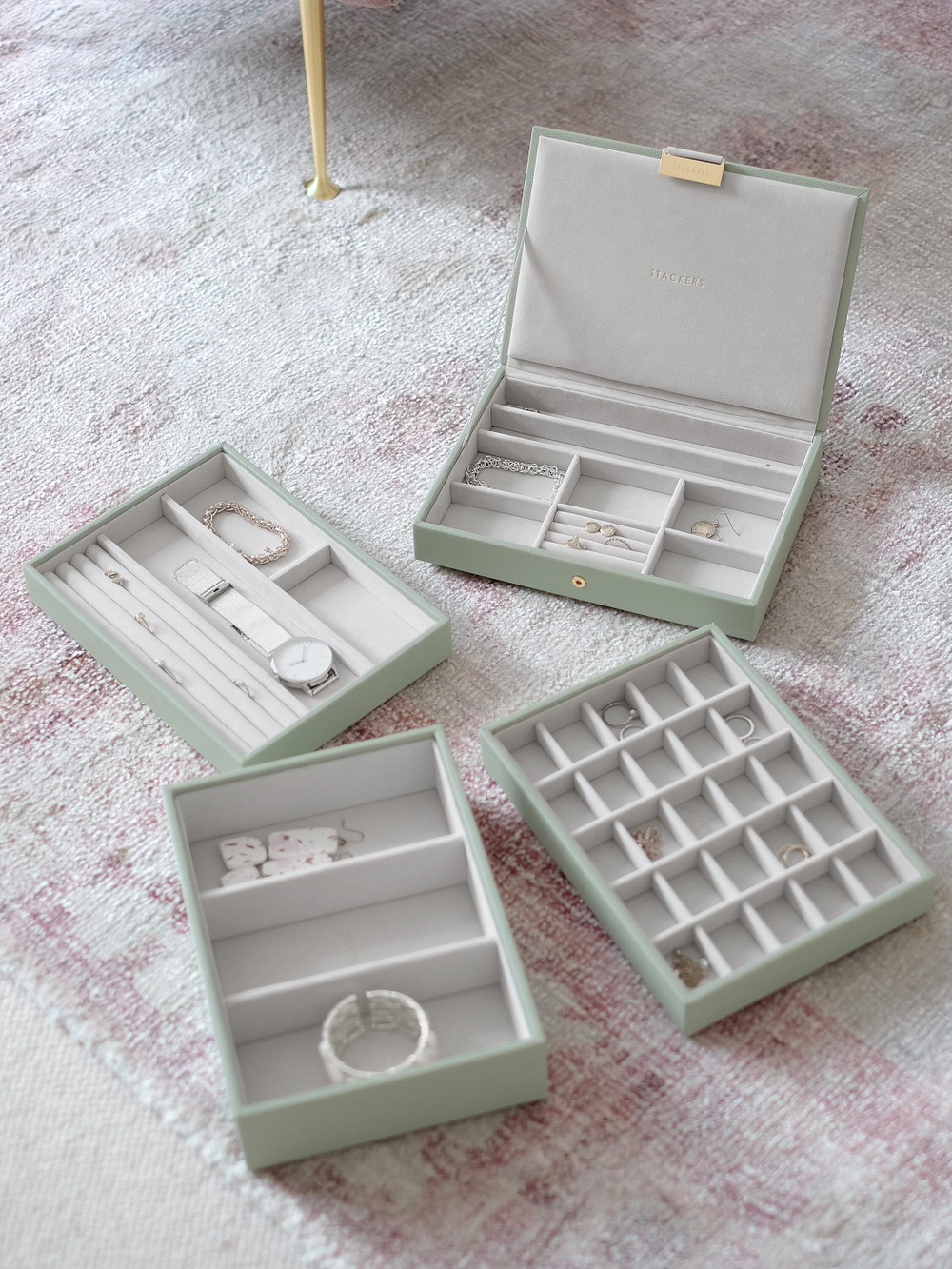 Органайзер для украшений и часов Stackers Classic Jewellery Box, 4 секции - Burgundy (Burgundy / бордовый / Burgundy / 600 / 700 / Органайзер-косметичка с крышкой)