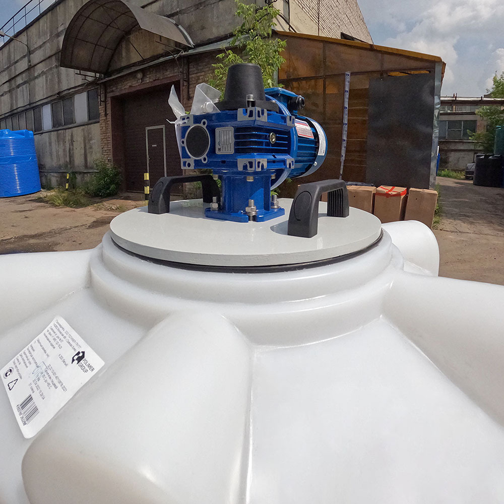 Ёмкость с лопастной мешалкой Полимер-Групп K 1000 л. конусная (1090x1090x2198см;) - арт.559208