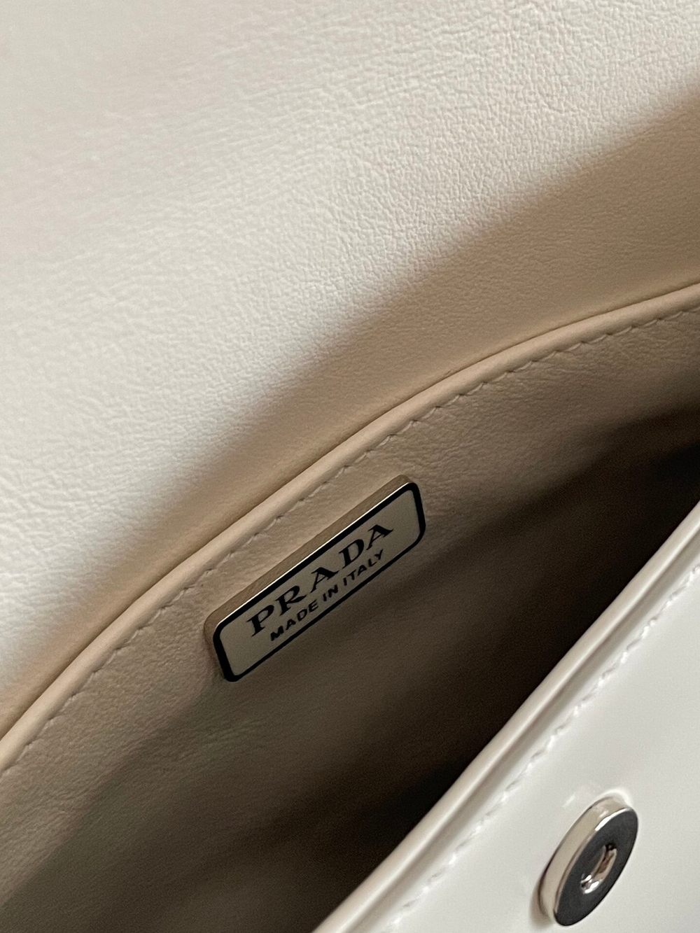 Prada Cleo 22 cm