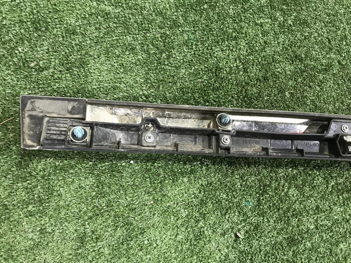 Накладка двери задняя правая Toyota Land Cruiser 200 (2015-2021)