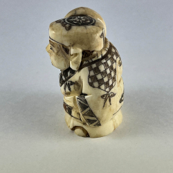 Статуэтка нэцкэ Эбису с мешком