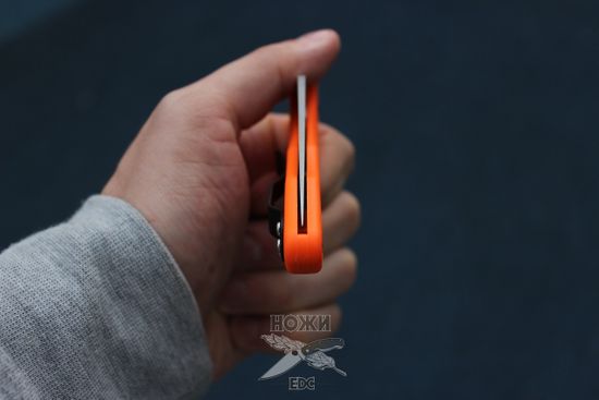 Нож складной Spyderco Delica Knife Flat Ground Orange C11FPOR c клинком из стали VG-10, рукоять FRN