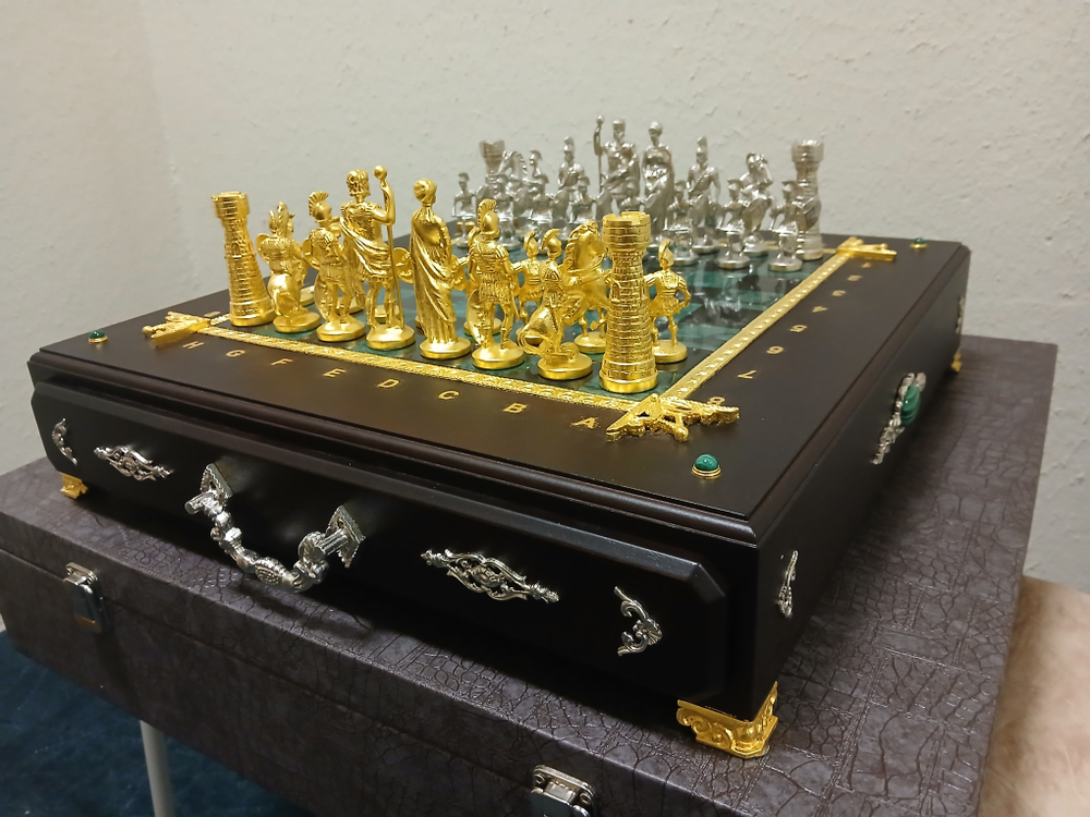 Шахматный ларец "Греко-римские войны"