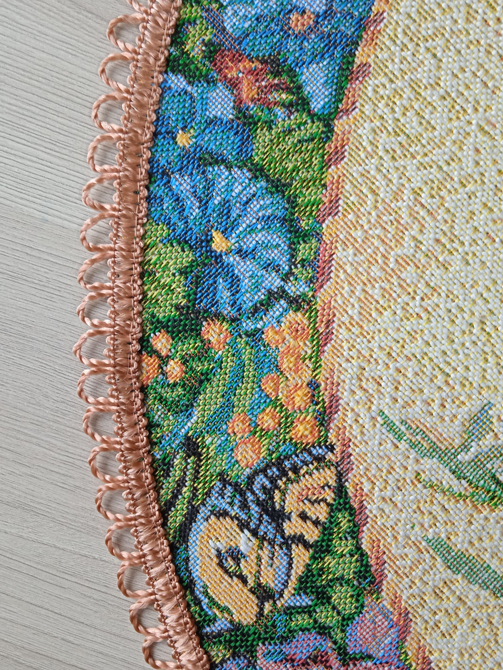 Декоративная гобеленовая салфетка Вальс цветов D 54 см