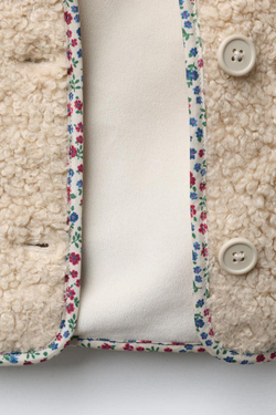 ZARA КУРТКА ИЗ ИСКУССТВЕННОЙ ОВЧИНЫ С ЦВЕТОЧНОЙ ОКАНТОВКОЙ, ЭКРЮ