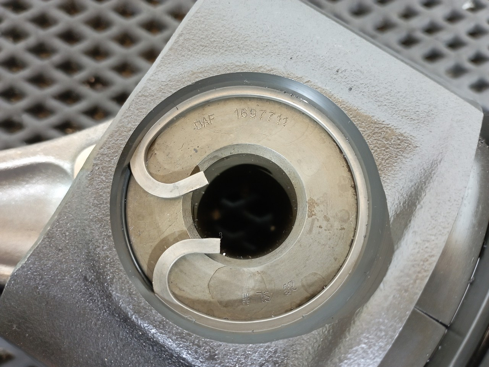 Поршень с шатуном