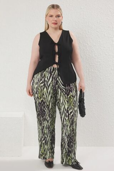 Темно-синие трикотажные брюки больших размеров с широкими штанинами и плиссированным рисунком TBBSS25AR00024