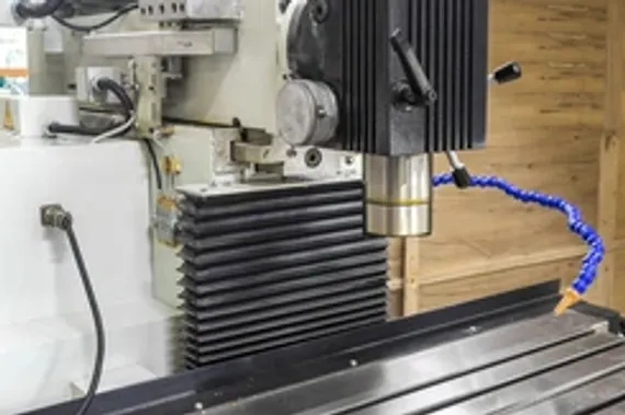 Широкоуниверсальный фрезерный станок STALEX MUF1600 Servo