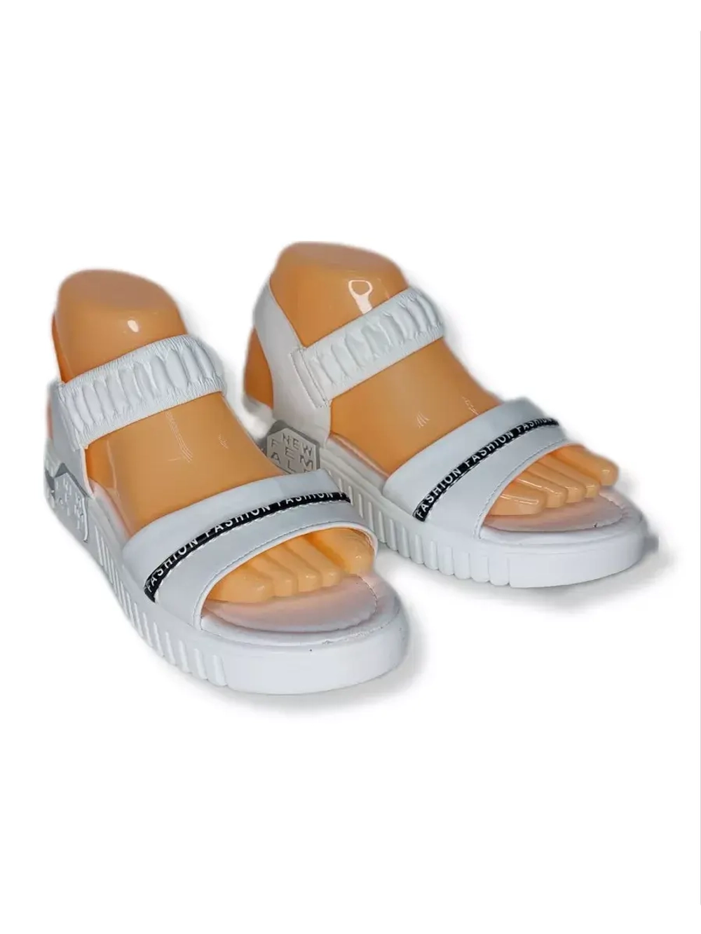 Сандалии для девочки на резинке хит сезона