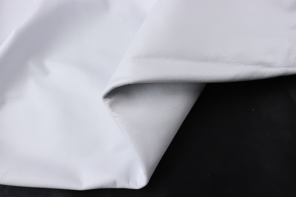 0,9-1,2 Мебельная кожа Сакура Белая