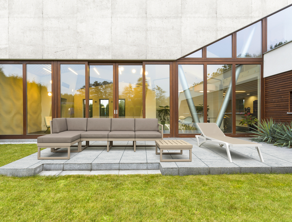 Столик пластиковый журнальный Siesta Contract Mykonos, бежевый